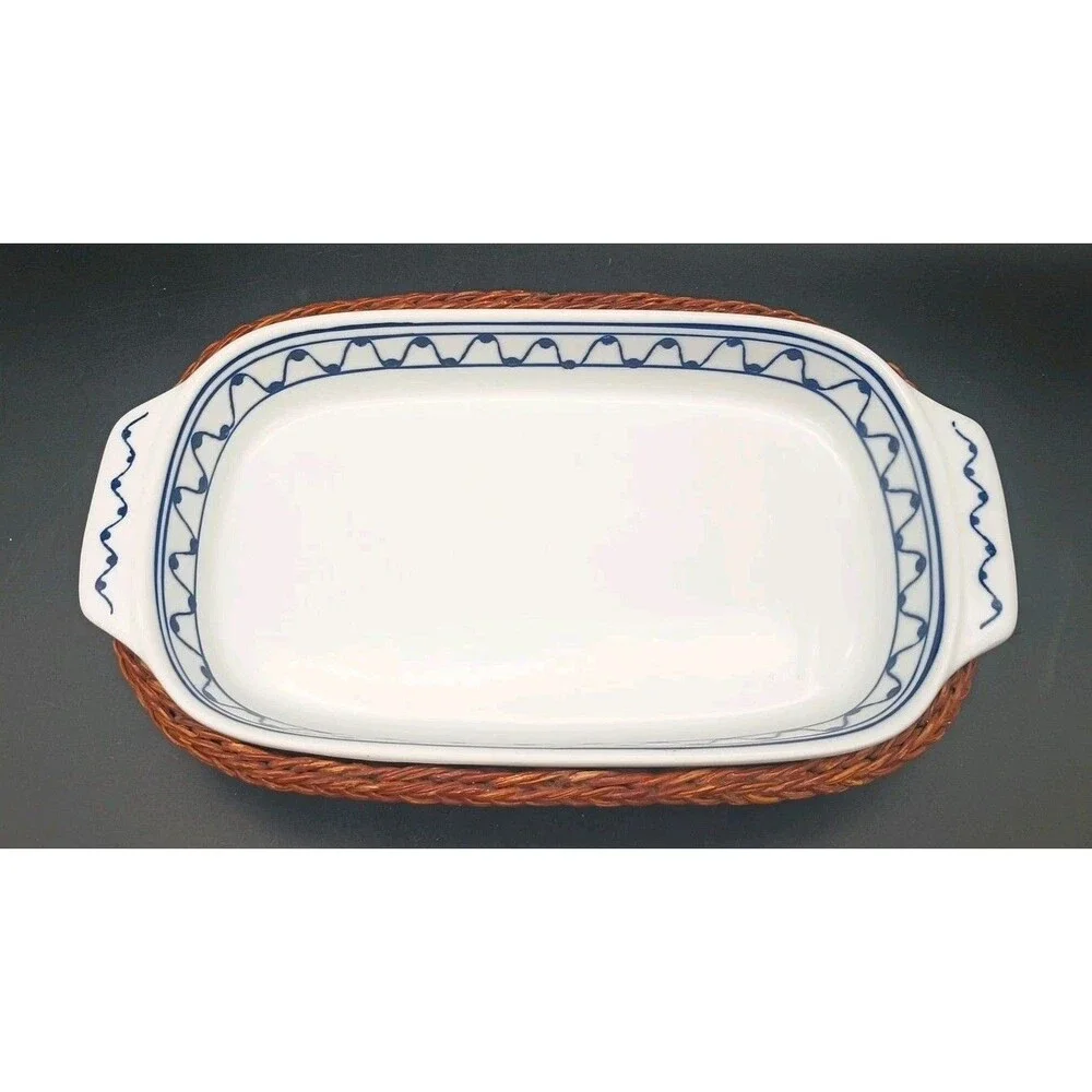 Vtg Hand Painted Blue & White Casserole Dish Wicker Holder